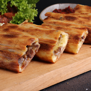 Kavurmalı Kaşarlı Pide
